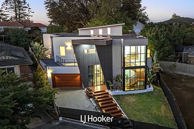 Narre Warren 6房 850sqm阔地 六卧奢居 双厨设计 壮观层高 标配安防 优质学区 Rare Architectural Brilliance and Unmatched Luxury & Family Versatility in Narrewarren