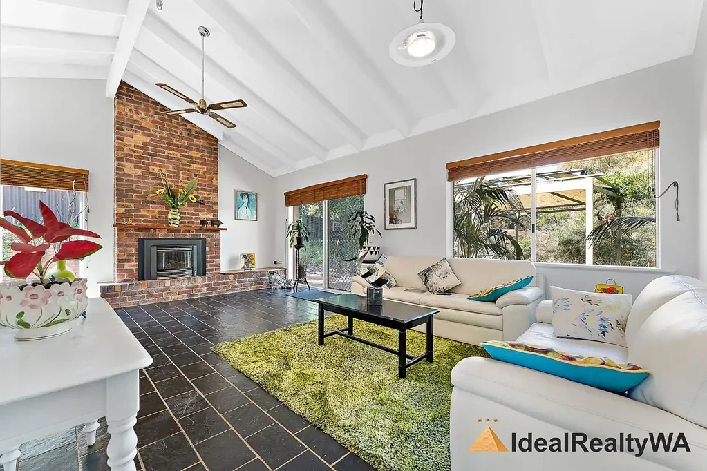Willetton 4બેડરૂમ RARE GEM ; STUNNING RESIDENCE; HUGE BLOCK IN WSHZ