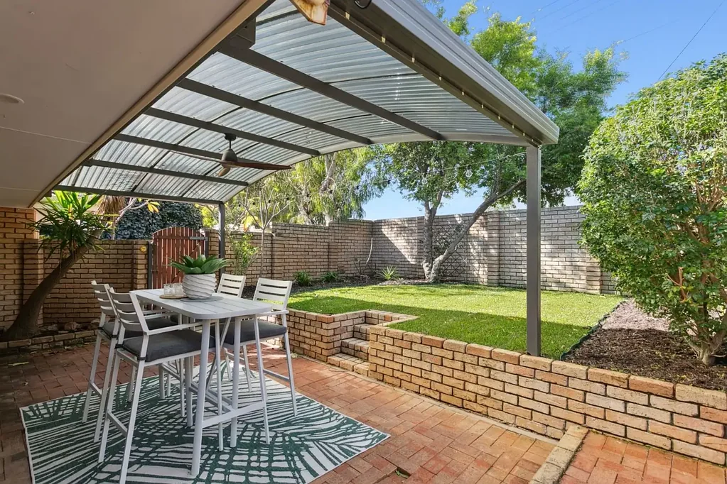 1/17 Calais Road, Scarborough, WA 6019