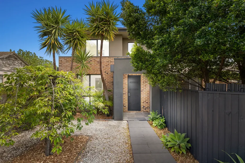 Ashburton 3ਬੈੱਡਰੂਮ North-Facing Brilliance Meets Efortless Townhouse Living
