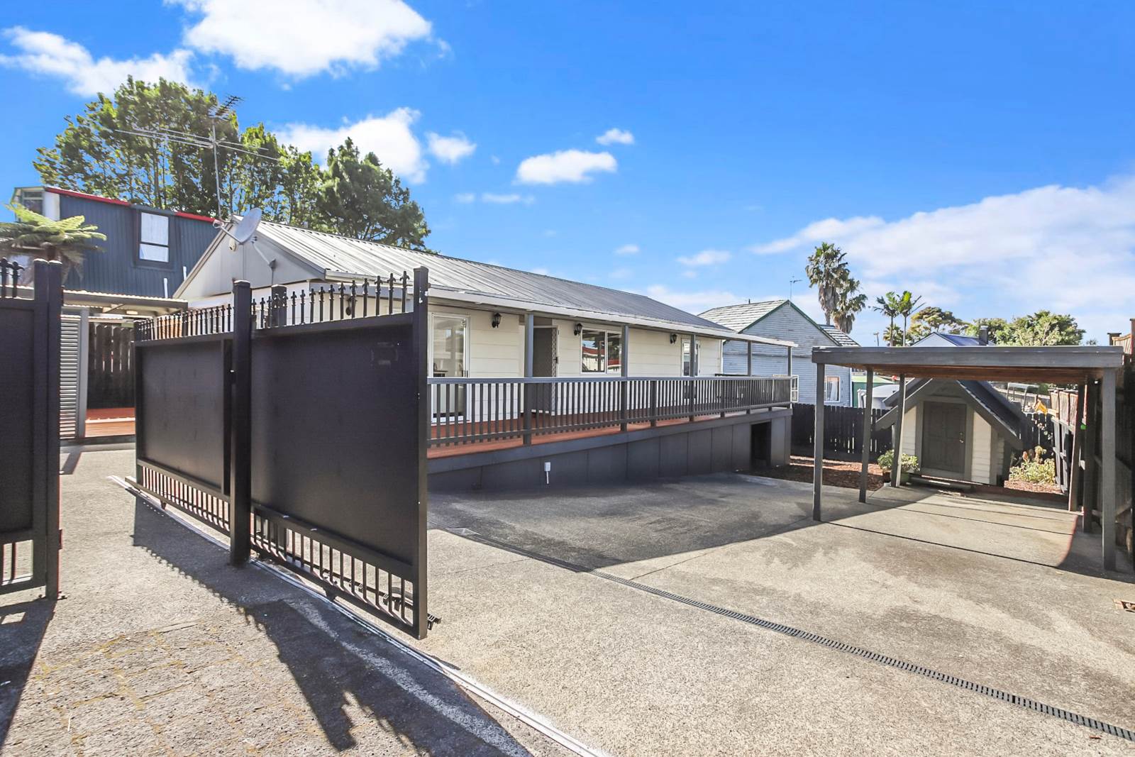 12a Owairaka Avenue, Mount Albert