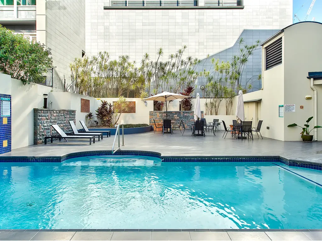 South Brisbane 2chambre RIGHT IN THE ACTION – SAFE ENTRY LEVEL BUYING!