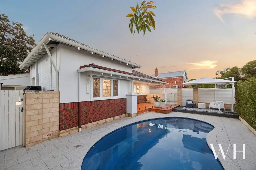 East Fremantle 4कमरा Modern Family Living: Character & Charm Beautifully Reimagined