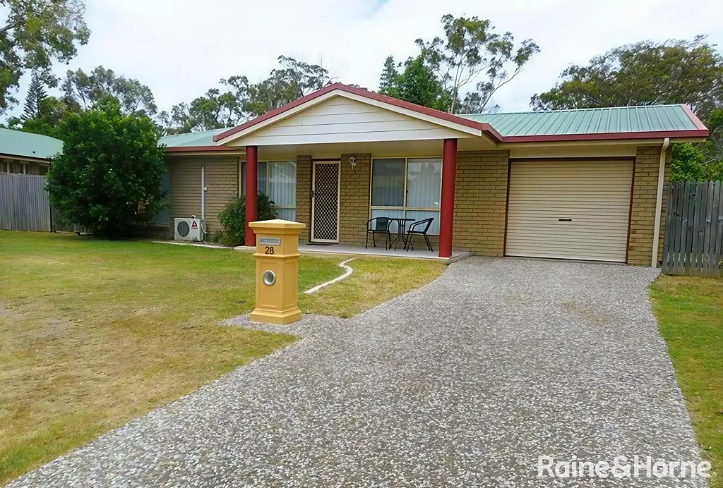 LOW SET FULLY FENCED FAMILY BRICK HOME