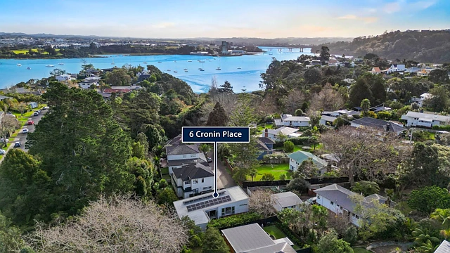 6 Cronin Place, Beach Haven, North Shore City