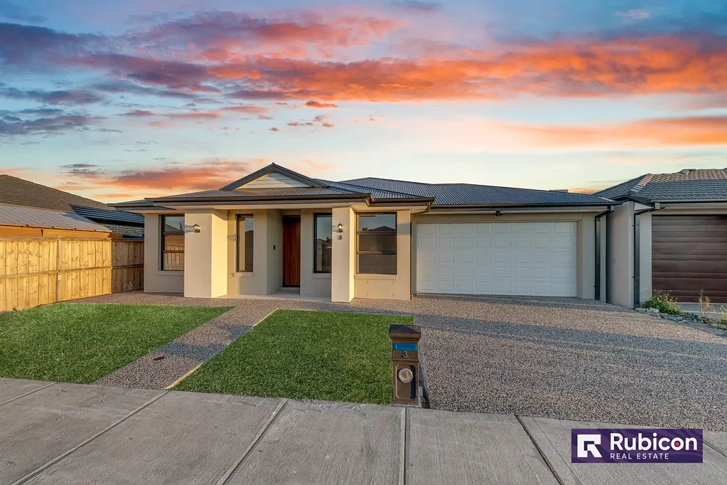 BEAUTIFUL 4 BEDROOM FAMILY HOME IN WEIR VIEWS - WALKING DISTANCE TO OPALIA PLAZA