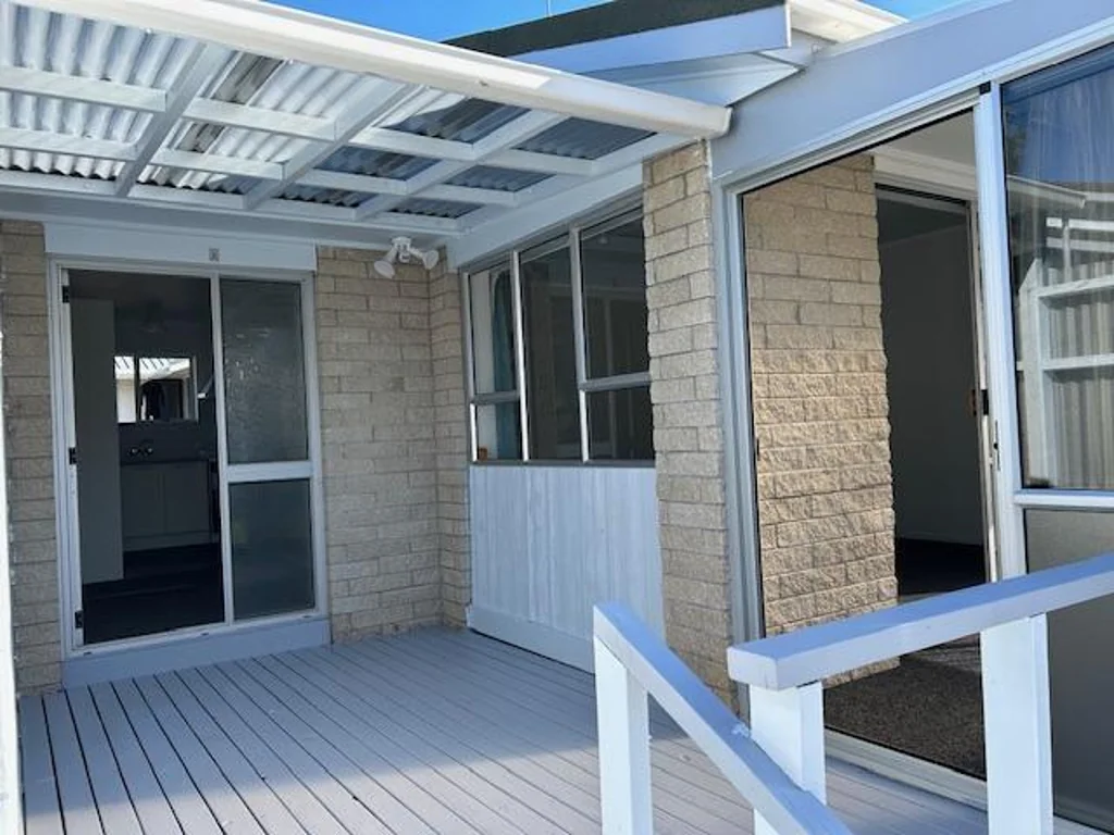 Bright and sunny unit in Central Warkworth