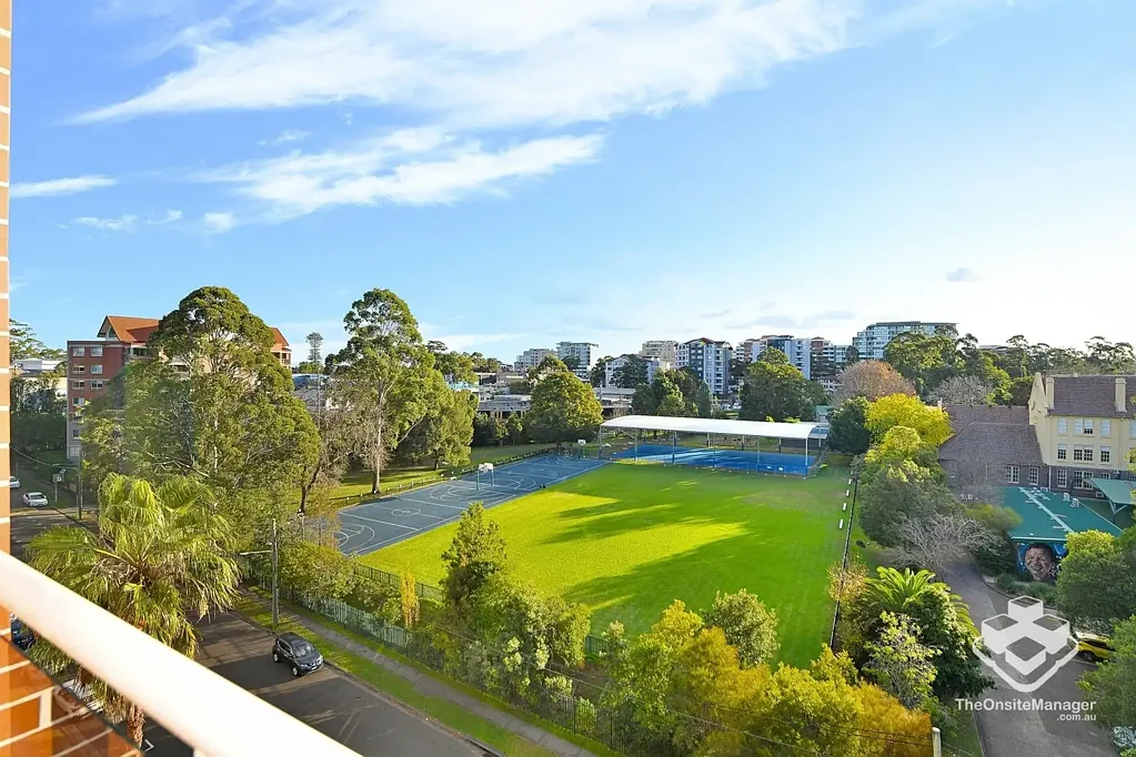Waitara 2房 切尔西公园度假村生活 新装地板油漆阳台 朝北视野开阔 自然采光充足 现代石材厨房 宽敞卧室套件 地下停车 设施齐全 便利交通 North facing apartment with brand new floorboards, painting and blinds