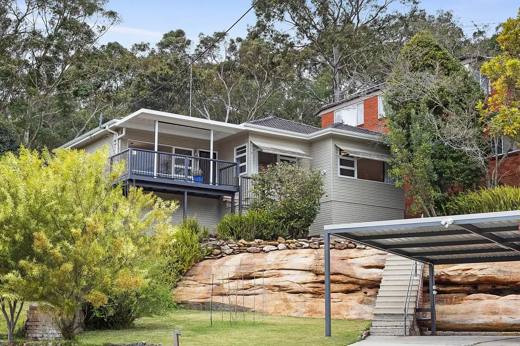 Mount Kuring-Gai 3Kwarto Elevated home with spectacular National Park views