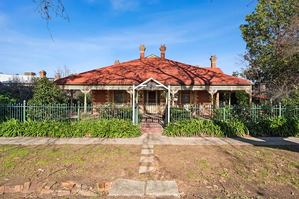 Corowa 3कमरा Timeless Character in One of Corowa's Most Sought-After Locations