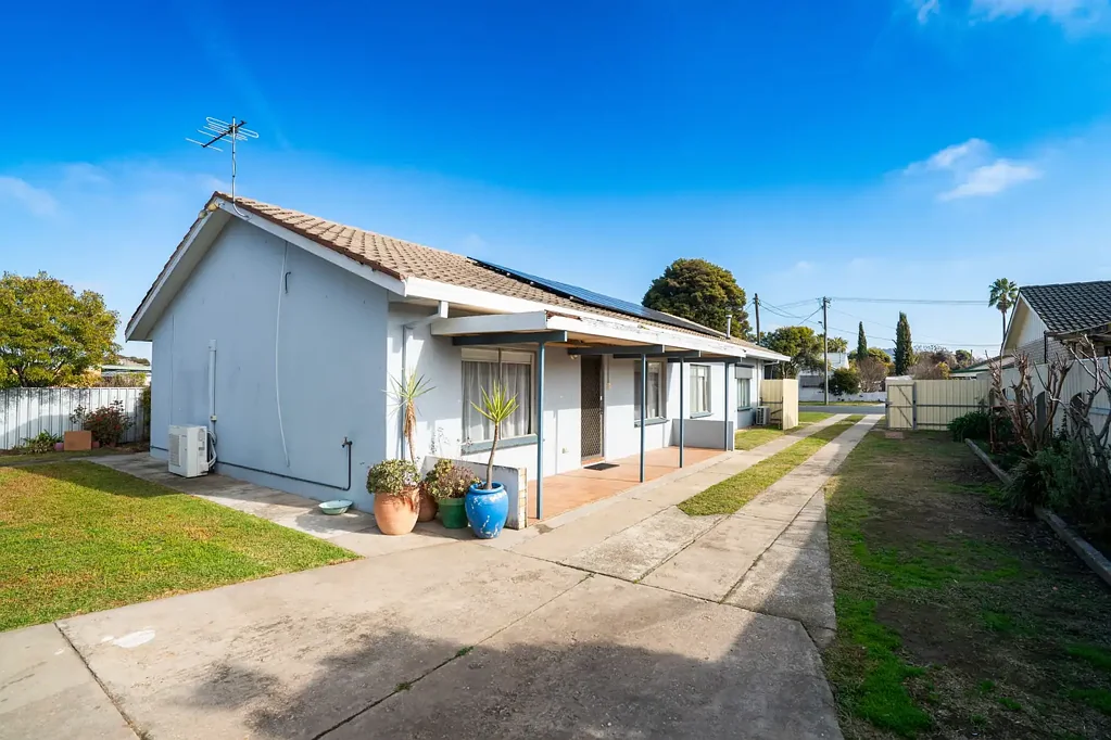 1-2/454 Danes Street, Lavington, NSW 2641