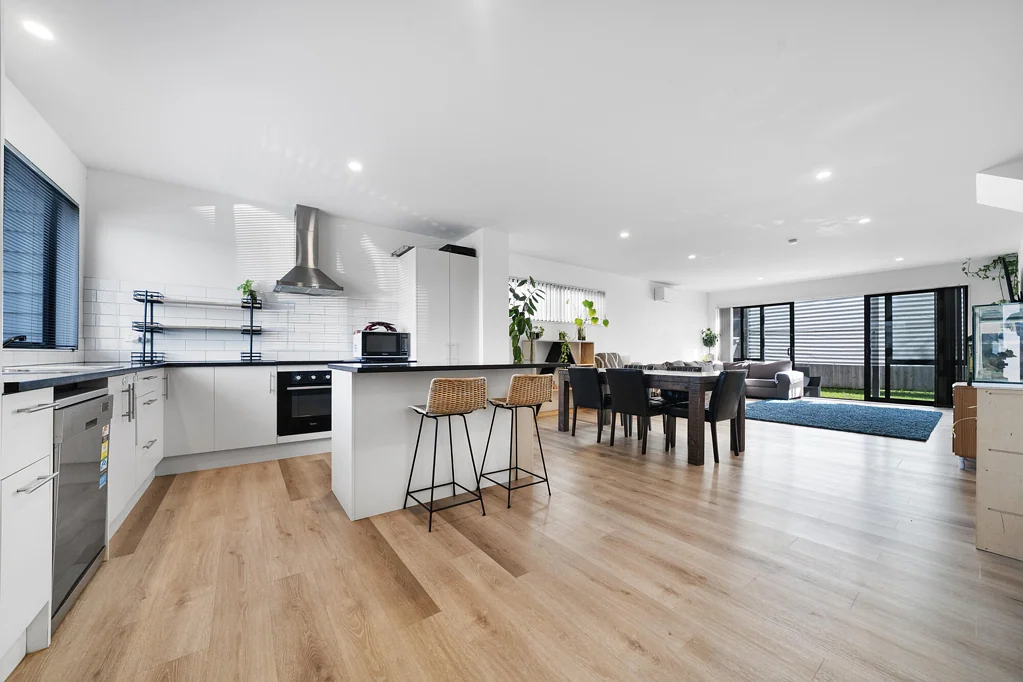 Takanini 4房  Freehold Stand-alone Kauri Flats School Zone.