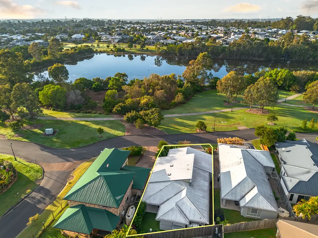 Warner 4Kwarto Luxury Low-Maintenance Living Opposite the Lake