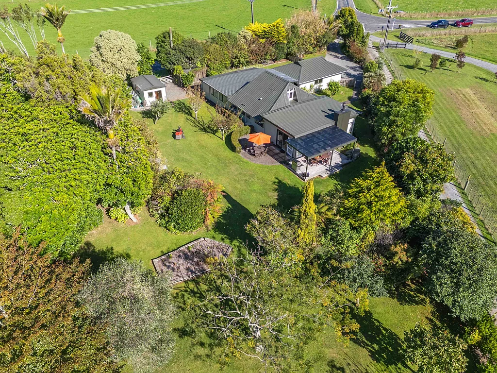 Te Horo 4 Bedroom Your Dream Escape? DEADLINE Tuesday 1st July 4pm