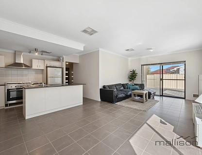 7 Tavistock Crescent, Lynwood, South East Perth, 3 Bedrooms, 2 Bathrooms, House