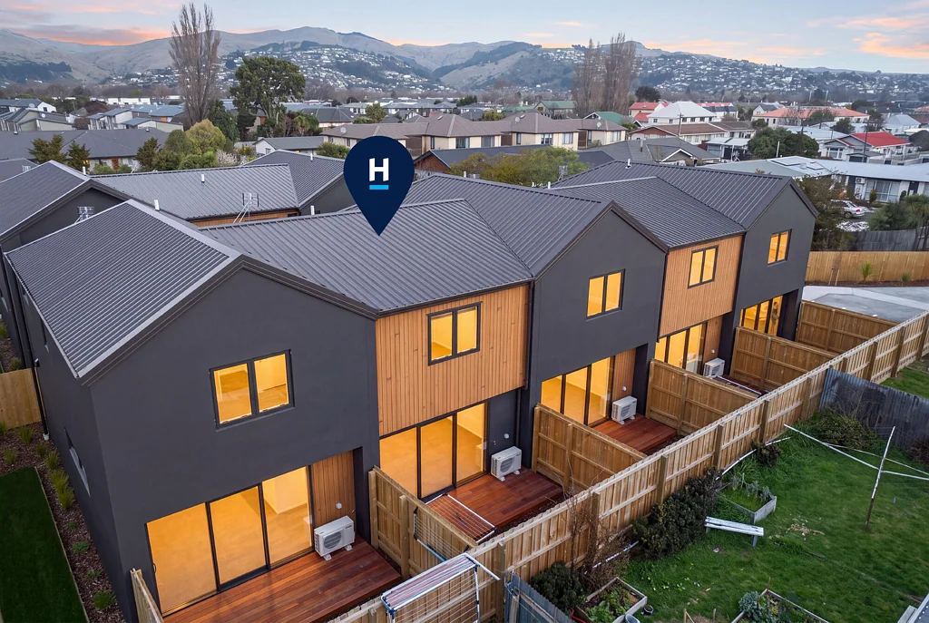 Sydenham 2Habitaciones Priced To Sell Fast! Larger than Your Ordinary!