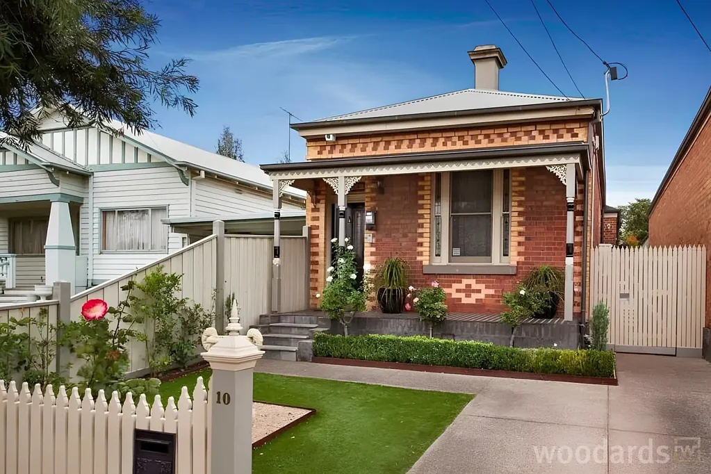 Moonee Ponds 3Habitaciones Norfolk circa 1890 – Solid Brick Victorian Elegance in a Prized Riverside Pocket