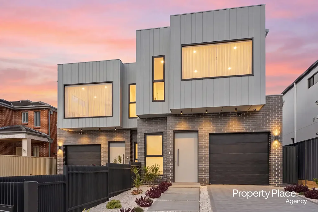 Revesby 5Zimmer Brand-New Duplex on 309m2 with Huge Backyard