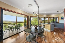 4 Keira Court, Blue Mountain Heights