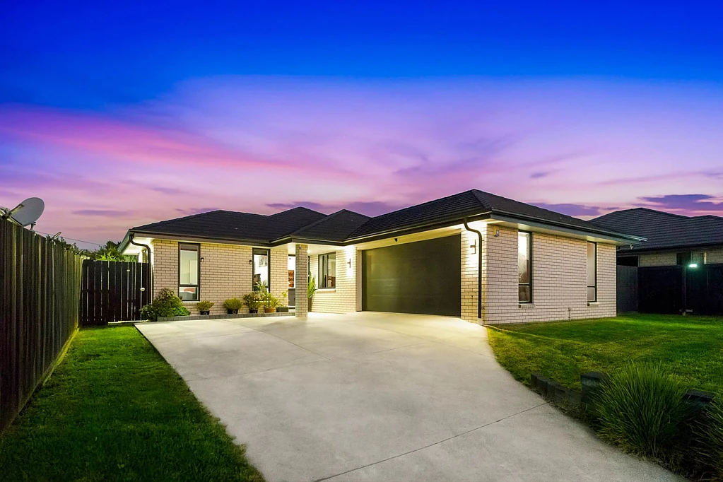 Papakura 4ਬੈੱਡਰੂਮ Single level Brick & Tile Family Living on 577m²