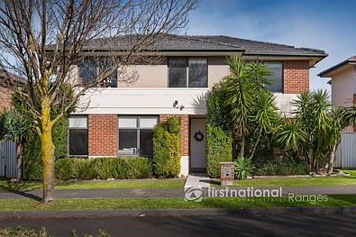 Mulgrave 3 Slaapkamer Sophisticated Family Living in the Prestigious Waverley Park Estate