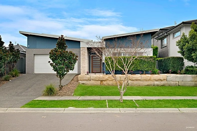 Cameron Park 4房  Striking Hi-Spec Entertainer with Family-Sized Living Spaces