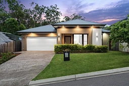 6 William Street, Deebing Heights