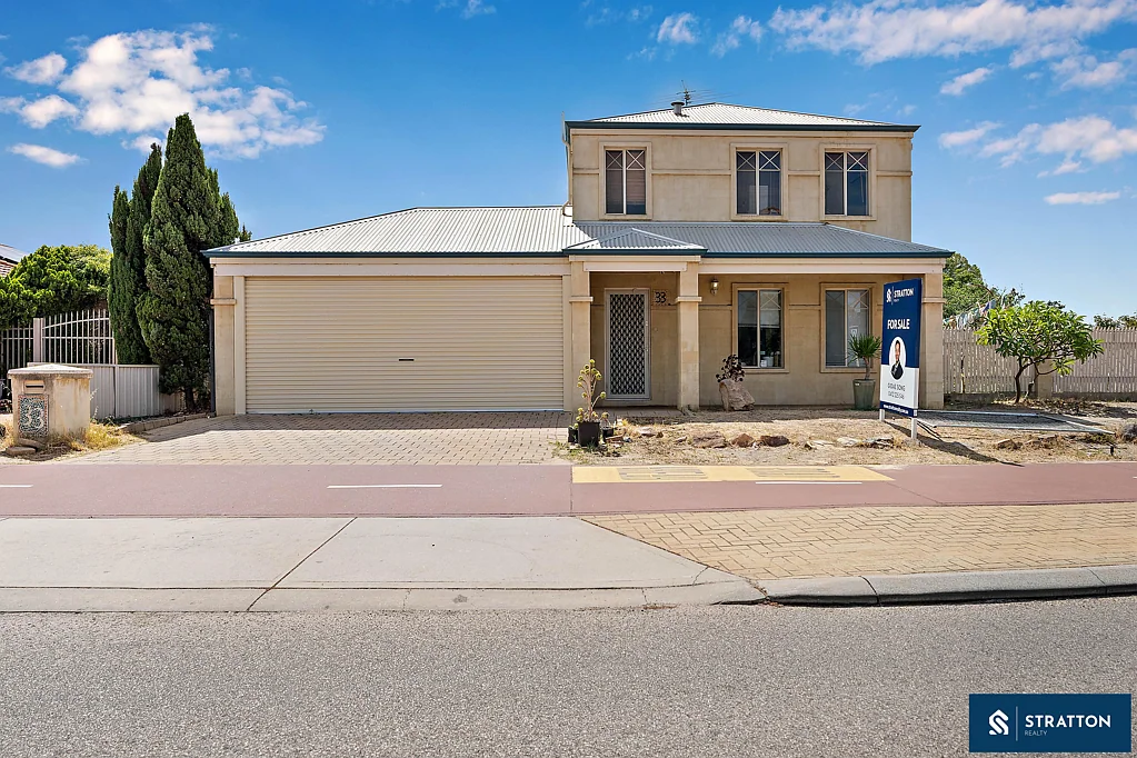 Bentley 4Habitaciones Spacious Double-Storey Home - A Perfect Investment or Family Living Opportunity Less Than 15 Minutes to the City & 5 Minutes to Curtin University!!
