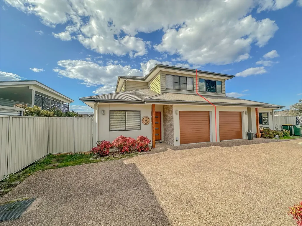 Stanthorpe 3 Slaapkamer 3 Bedroom modern Unit in Stanthorpe