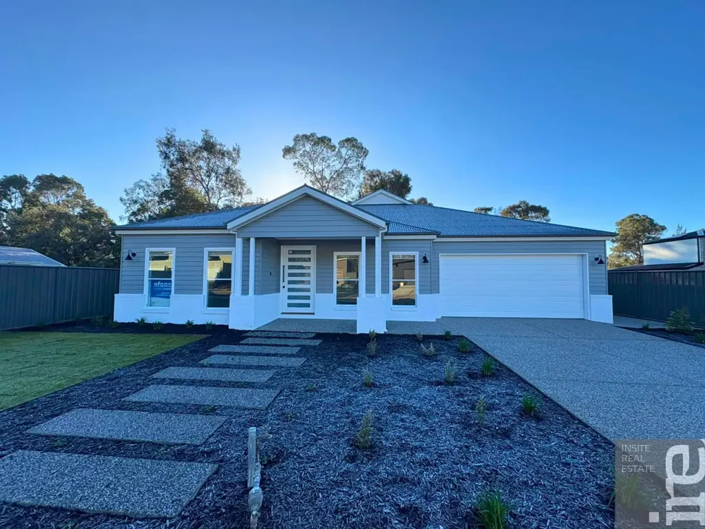 Luxury Living on the Fairway!!
