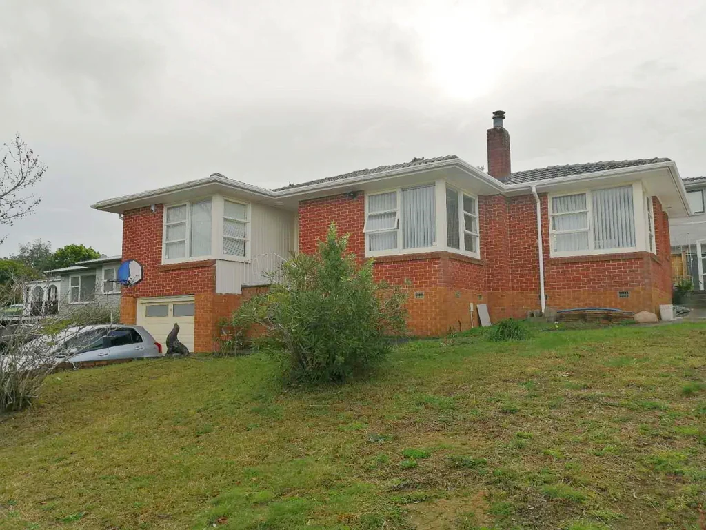 Newly renovated 3 bedrooms and 1 bathroom with great settings in Glendene.
