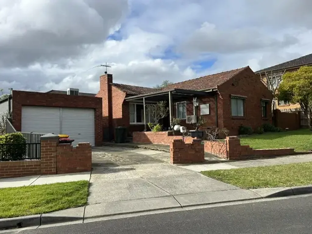 WELL MAINTAINED SPACIOUS HOME CLOSE TO MANY AMENITIES