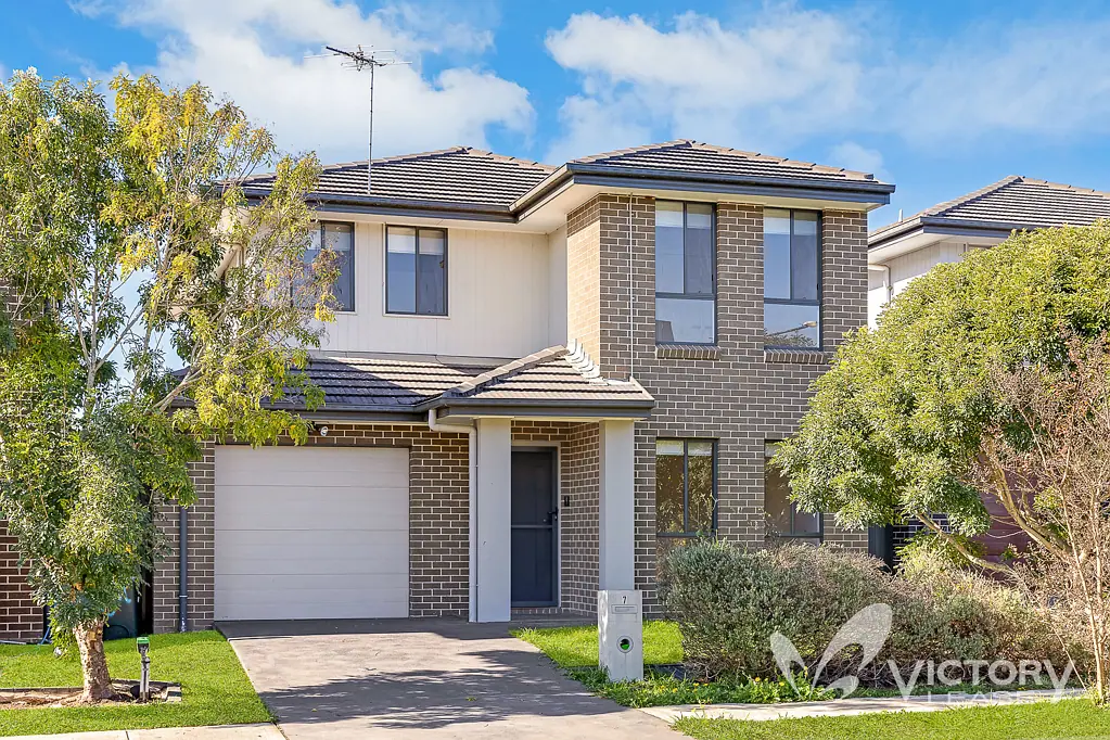 Modern Double-Storey Family Home in a Prime Marsden Park Location