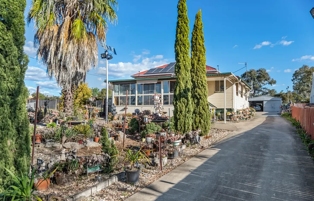 Warwick 2Zimmer More Space, More Options - 1,644m² with Dual-Living Potential