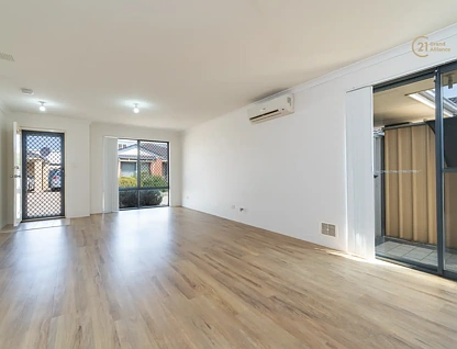 2/9 Bickley Road, Cannington, WA 6107, 3房, 2浴, 独立屋