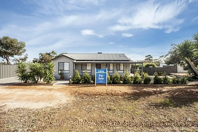 Napperby 3房  Enjoy Stunning Flinders Ranges Views from This Charming River Gum Home