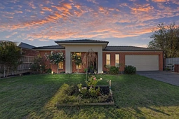 17 Greendale Boulevard, Pakenham