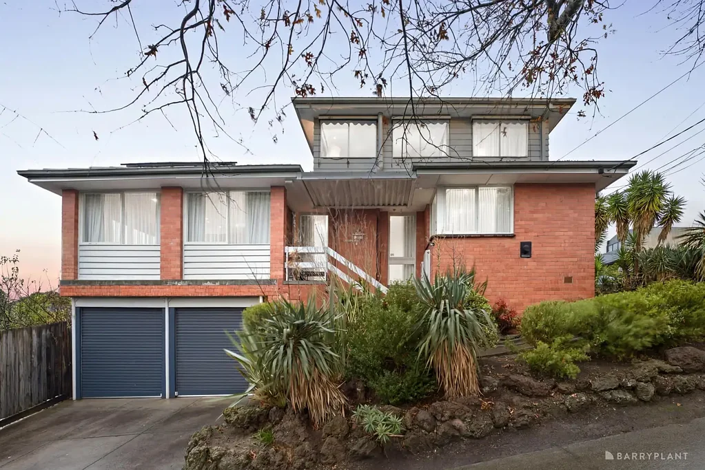Templestowe Lower 5Zimmer Family Flexibility on a Prime Corner Allotment