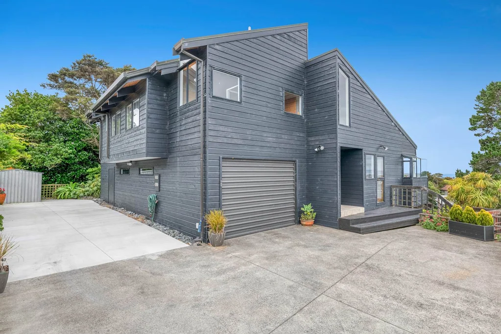 923 East Coast Road, Northcross, North Shore City, Auckland