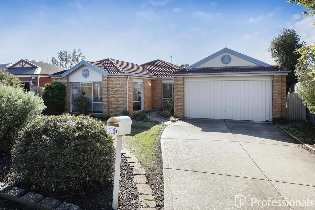 30 Pinnacle Crescent, Brookfield, VIC 3338