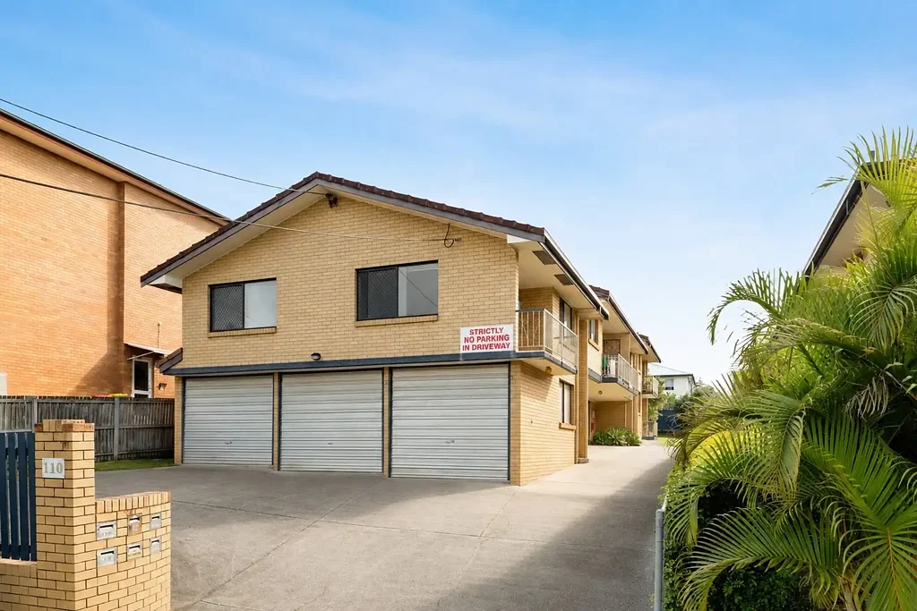 Coorparoo 1Habitaciones Charming Apartment with Large Multipurpose Room or Easily Reinstate back to a Garage