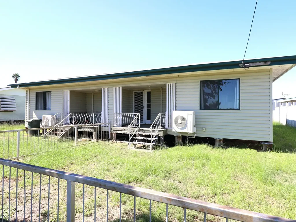 1 & 2/18 Saunders Street, Roma, QLD 4455