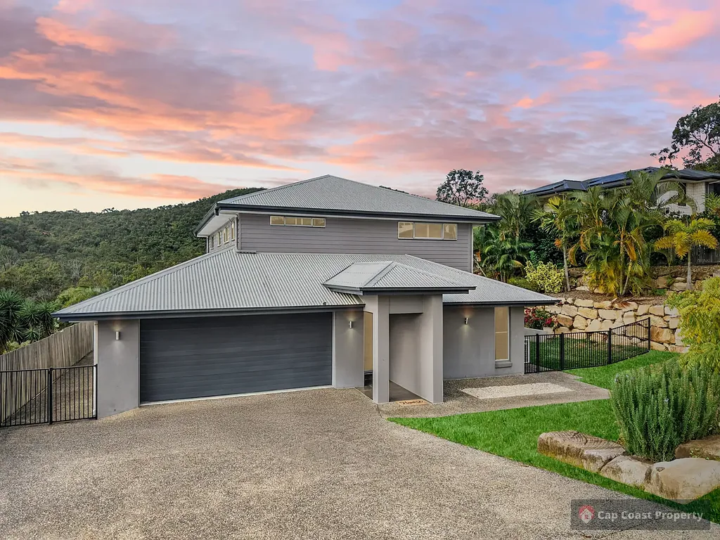 Norman Gardens 5 Slaapkamer Elevated Family Living with Space, Style and Views