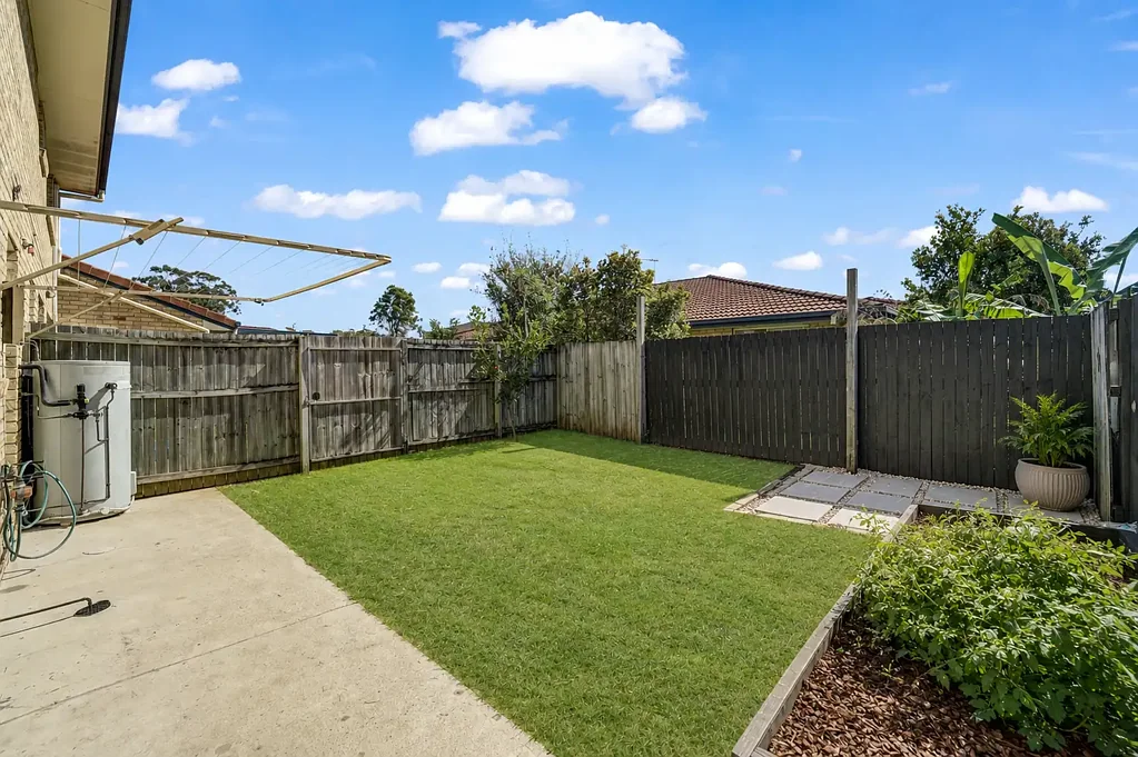 Brendale 3部屋 Modern Townhouse Living with Pools, Tennis Courts & Everyday Convenience