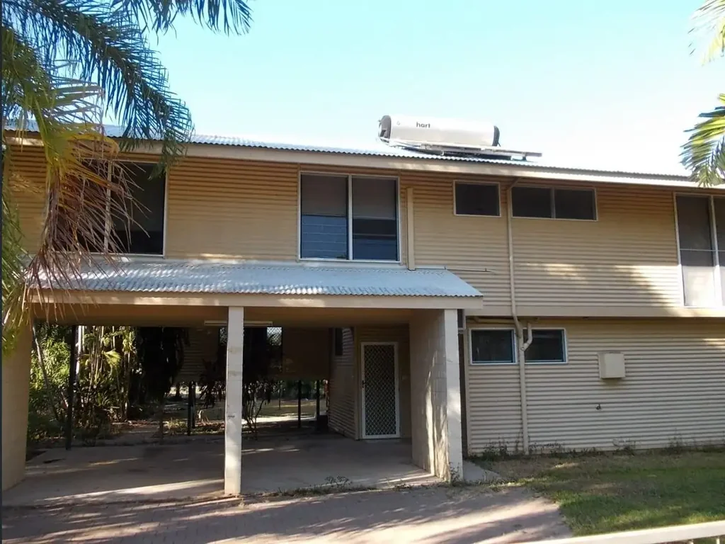 3 BEDROOM HOME CLOSE TO THE GOLF COURSE