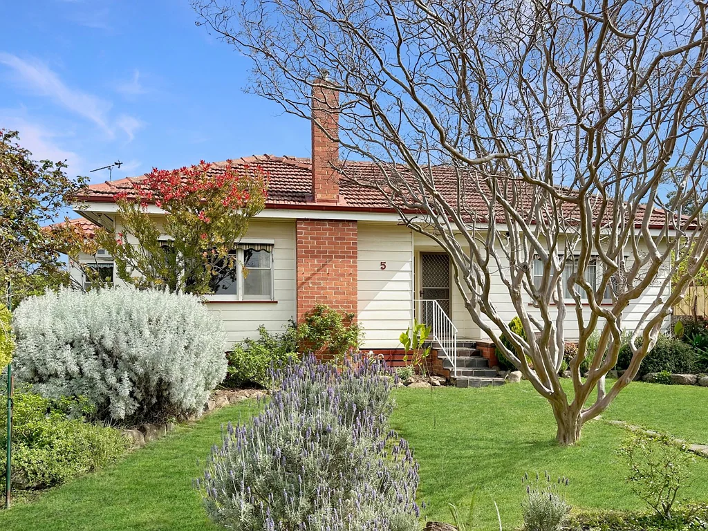 5 Laidlaw Street, Maryborough, VIC 3465