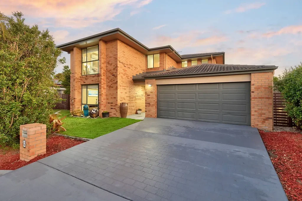 Parkinson 4 Bedroom Prestige, Space & Schooling Excellence - Your Stretton State College Family Home Awaits