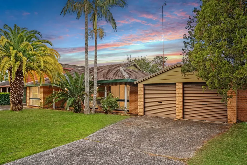 Woy Woy 5 Bedroom Woy Woy's Hidden Gem: Family Home & Studio in Quiet Cul-de-Sac!