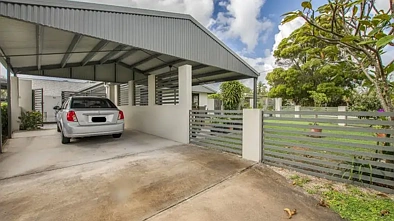Rainbow Beach 6 Bedroom Dual Income in a Coastal Hotspot – Invest, Landbank or Future Lifestyle