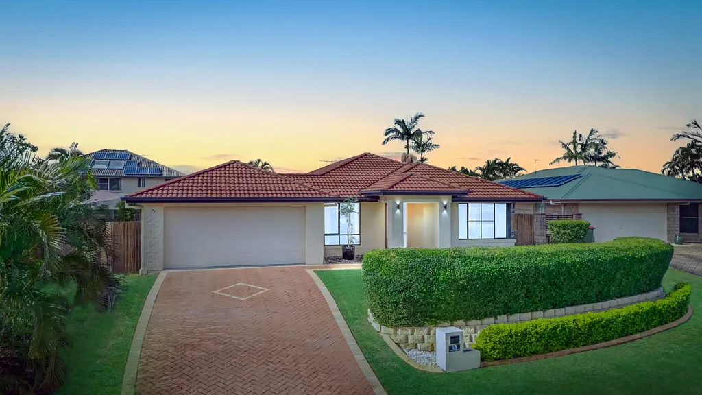 Mango Hill 4Zimmer Freshly Updated Family Home with Huge Pool on 807m²
